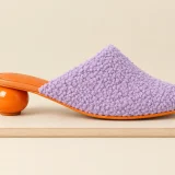 Orbi Low Scuff, side view showing the sole