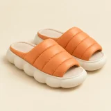 Puffa Lounge Slide, studio photo